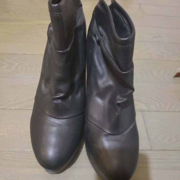 Madden Girl Booties - Picture 5 of 6